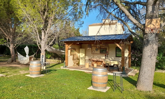 Jardin piscine et cuisine d'été 120 €