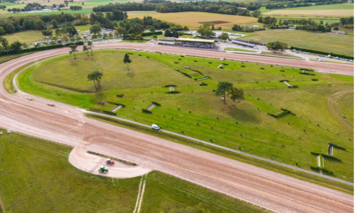 Salle Panoramique-Hippodrome Maure de Bretagne 960 €