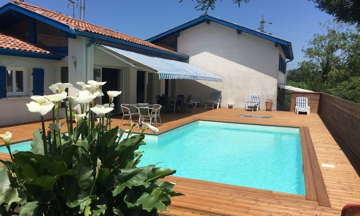 Jolie villa avec piscine 60 €