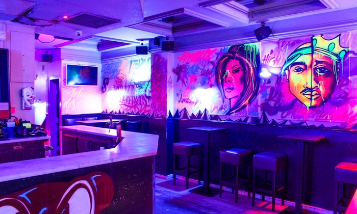 Bar with atmosphere (Location - privatisation) €150