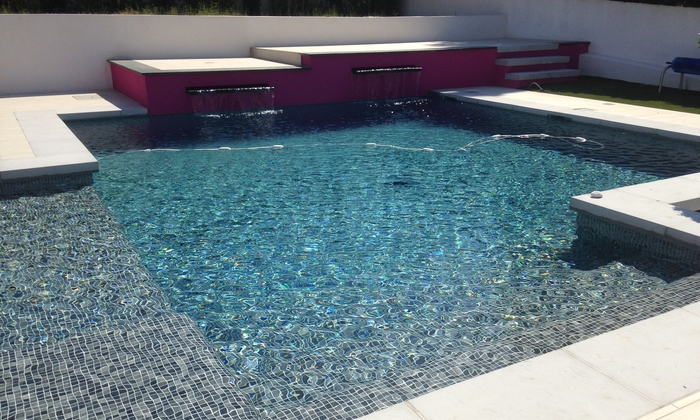 Modern swimming pool in beautiful surroundings €100
