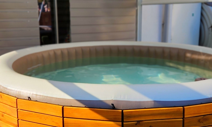 Private club and jacuzzi €175