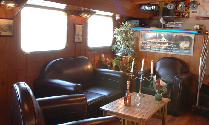 Traditional houseboat style: the Burdigala €270