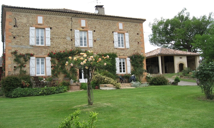 Grande salle de réception avec jardin plus gîte de 10 è12 personne 3épis 28 €