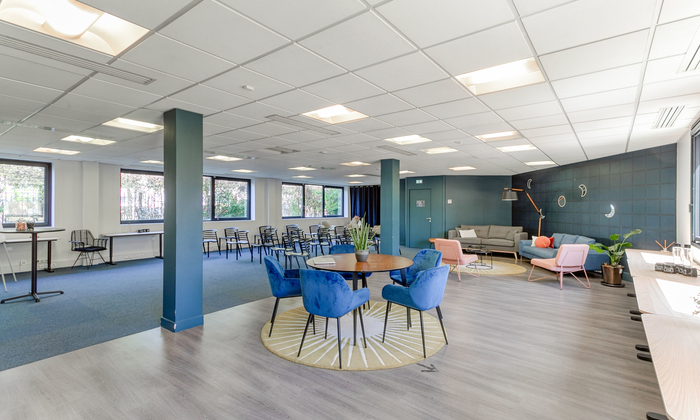 Work and Share Rueil / Chill & Event Room - 100 p 210 €