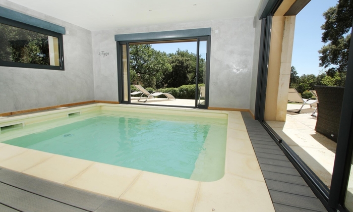 Mas with indoor pool €30