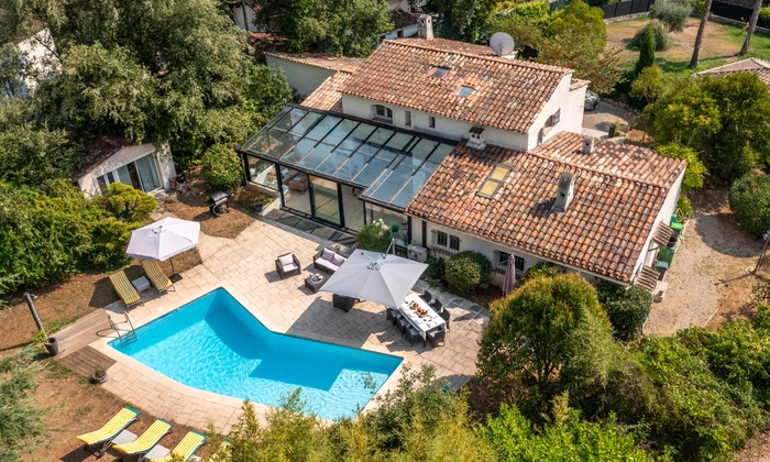 Villa Mazal — Private celebrations, garden and pool for up to 30 guests €190