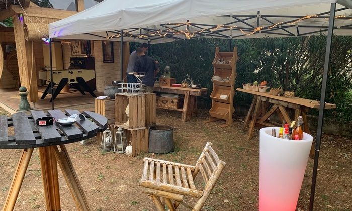 Jardin piscine et cuisine d'été 120 €