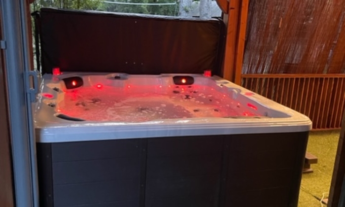 Lieu atypique avec jardin terrasse piscine haut de gamme 100 €