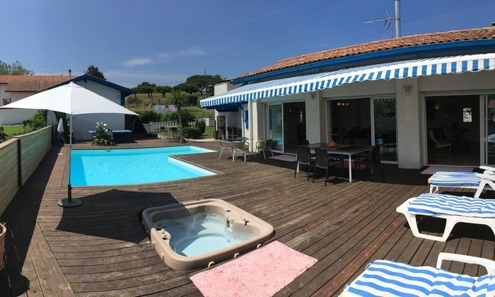 Jolie villa avec piscine 60 €