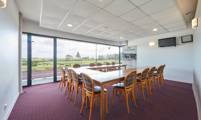 Salle de sous commisions Hippodrome Maure de Bretagne 25 €