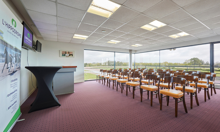 Salle de sous commisions Hippodrome Maure de Bretagne 25 €