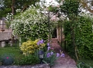 Très beau jardin fleuri de 1500 M2 et salle de 70m2 130 €