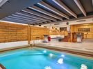 Location piscine d'intérieur = 20 personnes 160 €