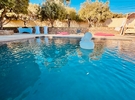 Lieu élégant au bord de la piscine avec vue panoramique à Ollioules €90