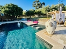 Lieu élégant au bord de la piscine avec vue panoramique à Ollioules €90