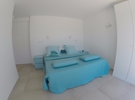 Large modern villa 15 people/night or 100 people/d €175