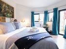 Manor near Nanterre €456