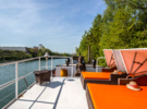 Rent a houseboat during the day or in the evening €130