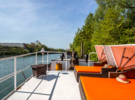 Rent a houseboat during the day or in the evening €140