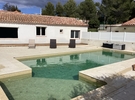 Swimming pool and garden between sea and vineyards €90