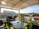 Rent a houseboat during the day or in the evening €140